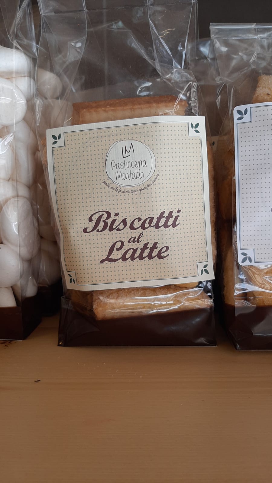 biscotti al latte montaldo